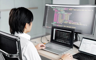 云梦 api php源码,下载的php源码怎么运行呢？